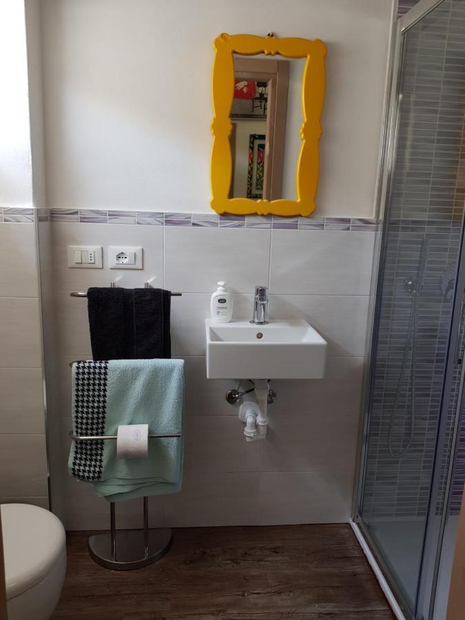 Room Saronno + B&B Екстер'єр фото