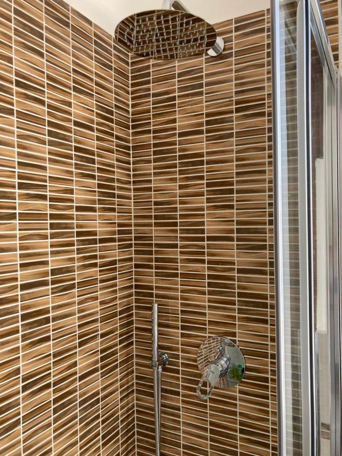 Room Saronno + B&B Екстер'єр фото
