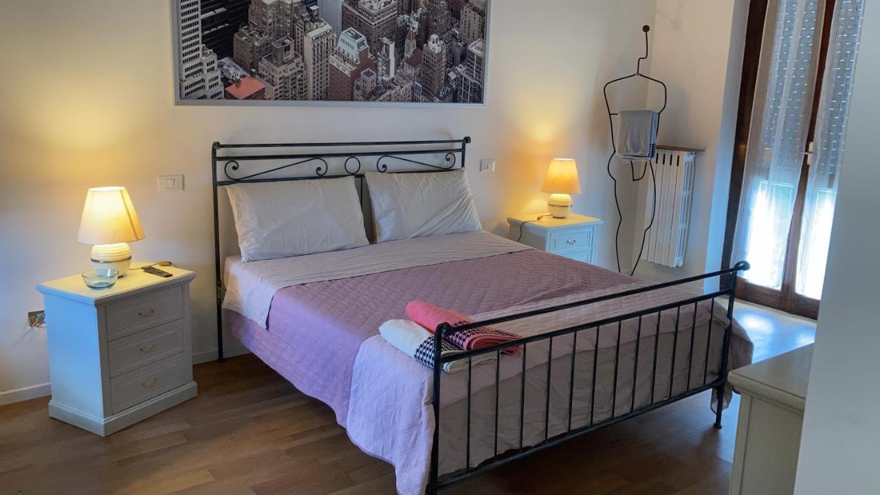 Room Saronno + B&B Екстер'єр фото
